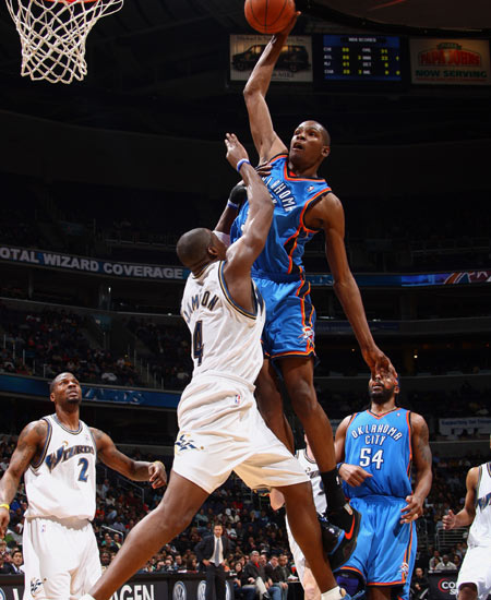 内马尔含泪告白：我曾跌入谷底！17分钟戴帽救主后寻求心理帮助（内马尔动情自述：从谷底走来！17分钟上演帽子戏法救主后主动寻求心理援助）