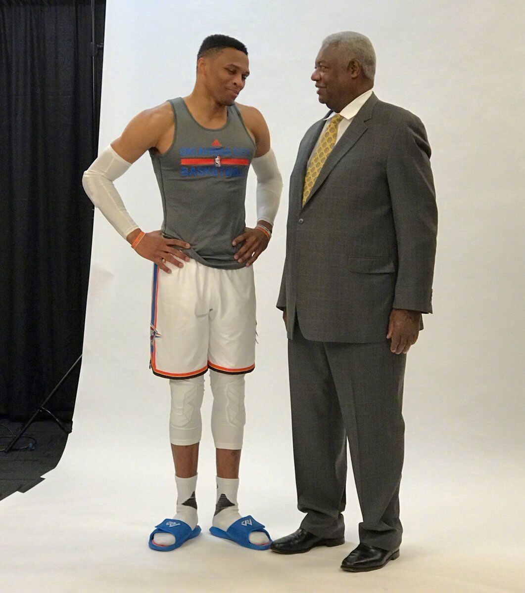 半岛晨报：李国旭中超执教表现不逊于邵佳一，甚至更胜一筹（半岛晨报：李国旭中超执教不亚于邵佳一，甚至更为出色）