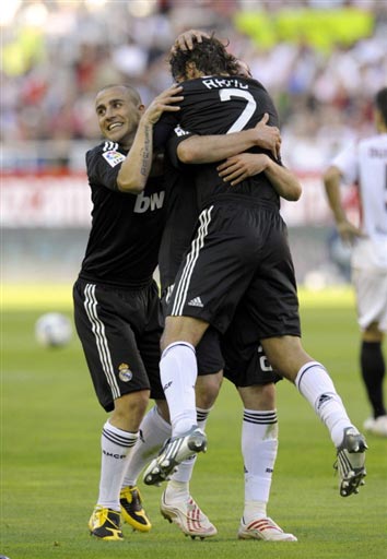 特林康：人们贬低C罗但他总能翻盘，在葡萄牙继续首发是有道理的（特林康：外界低估C罗，他总能逆转局面；在葡萄牙继续首发名正言顺）