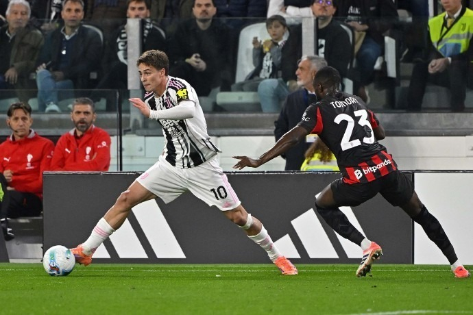 DO：纽卡和曼联在追谢什科，莱比锡要7500万欧加奖金和二转分成（纽卡与曼联竞逐谢什科：莱比锡要价7500万欧，另含奖金与二次转会分成）