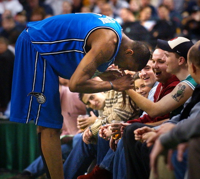 记者：苏亚雷斯接近与迈阿密国际续约一年，预计年底达成协议（记者称苏亚雷斯有望与迈阿密国际再签一年，协议预计年末敲定）