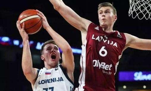 CBA杯战报：李炎哲20分6板，新疆95-94险胜深圳（CBA杯赛快讯：李炎哲20分6篮板，新疆95-94险胜深圳）