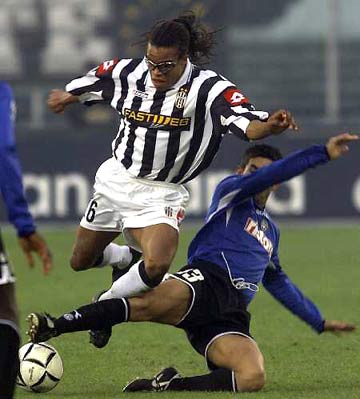 掘金首节让马刺拿到41分，创造本赛季球队单节失分最高记录（马刺首节轰下41分，掘金刷新本季单节失分新高）