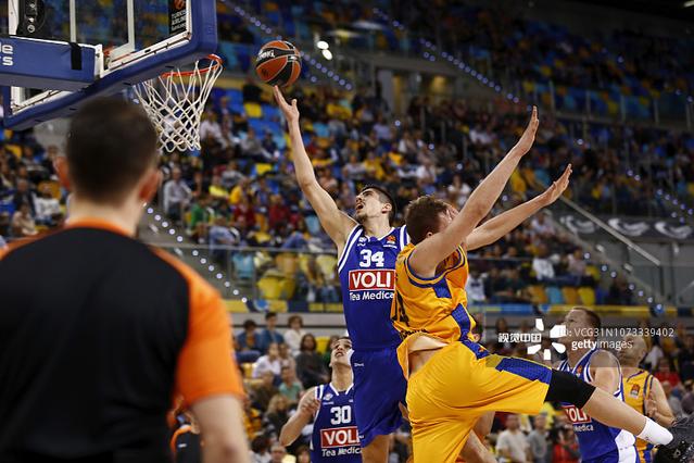 直接零封！东契奇：和里夫斯单挑我会直接背打他 打他个15-0！（东契奇直言：与里夫斯单挑我会背打碾压，15-0零封！）