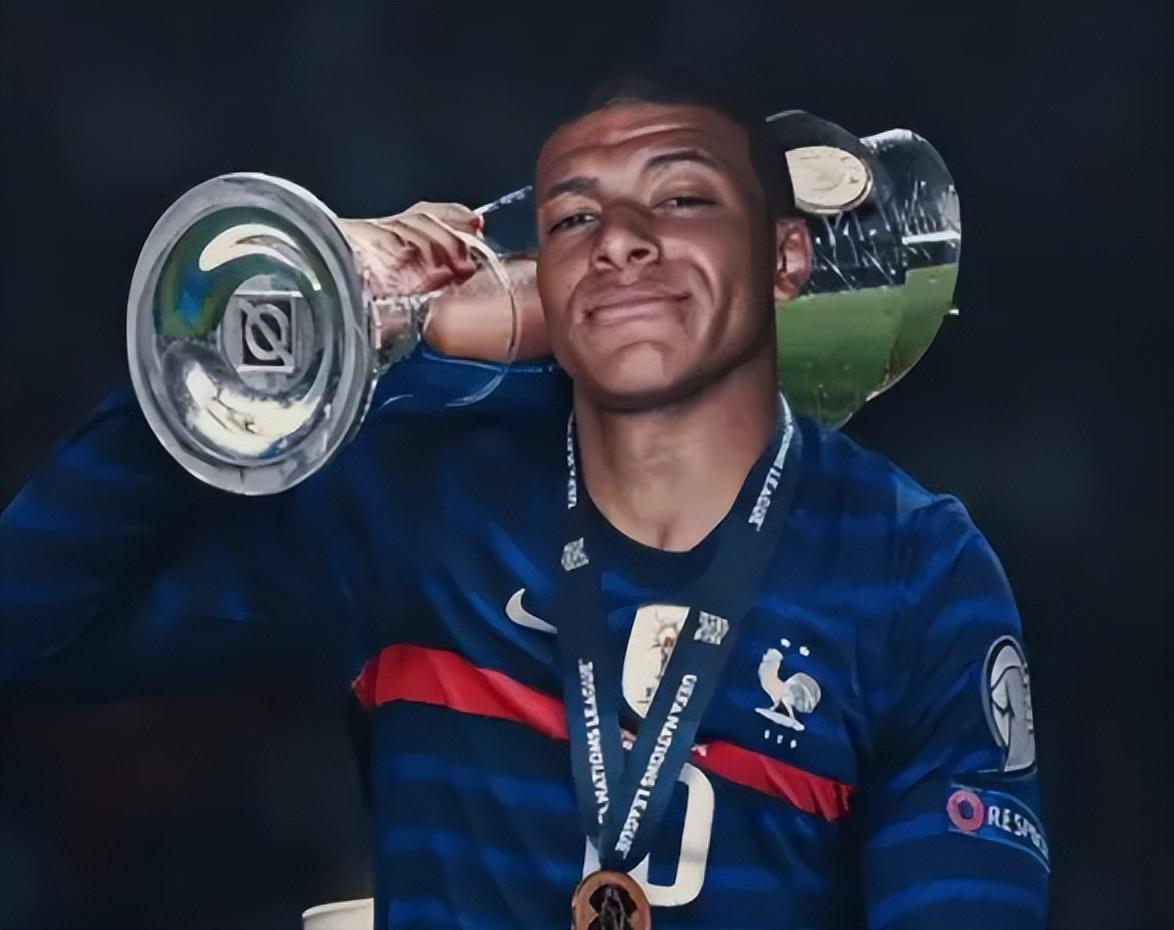 查洛巴问答：在足球界第一个朋友是芒特；第一件球衣是大罗的（查洛巴Q&A：足坛首位好友是芒特，第一件球衣来自大罗）