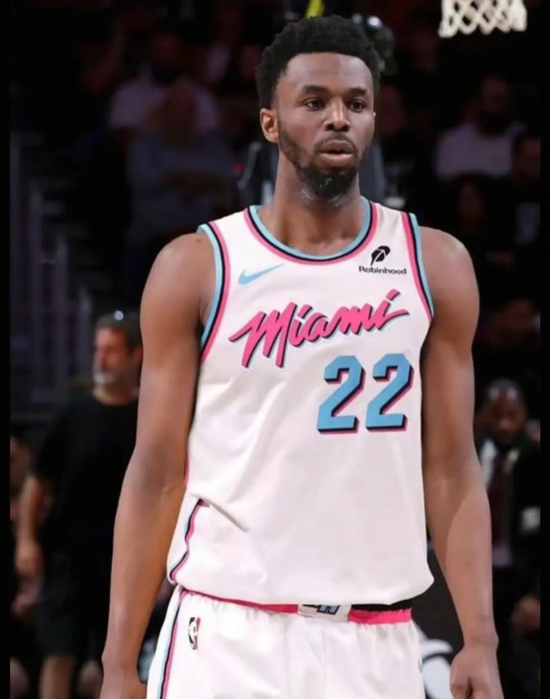 U22国足李镇全：团结且强大的集体，在正确道路上继续前进吧（U22国足李镇全：我们团结而强大，沿着正确的路继续前行）