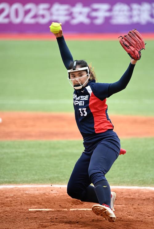 孔帕尼：冬歇期对球员身心恢复至关重要，奥利塞能够出场比赛（孔帕尼：冬歇期关键促进球员身心恢复，奥利塞可出战）