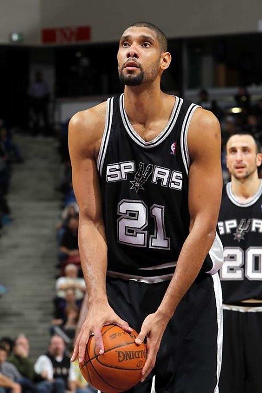 皮克：从纸面上看，法国是明年世界杯上最好的球队（皮克：论纸面实力，法国堪称明年世界杯最强队）