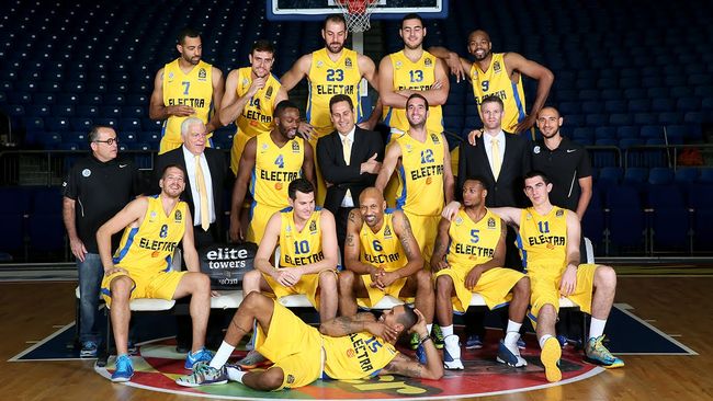 记者：蒯纪闻左臂疑似骨裂，刘浩帆膝盖内侧副韧带出现伤病（据报道，两名球员受伤：一人疑似左臂骨裂，另一人膝内侧副韧带受损）