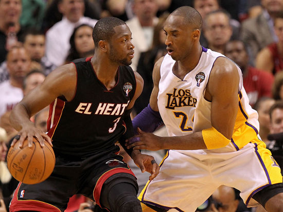 CBA球队巡礼：上海——大手笔运作之后誓要“鲨回巅峰”（CBA球队巡礼：上海队——重金运作后力拼“鲨”重返巅峰）