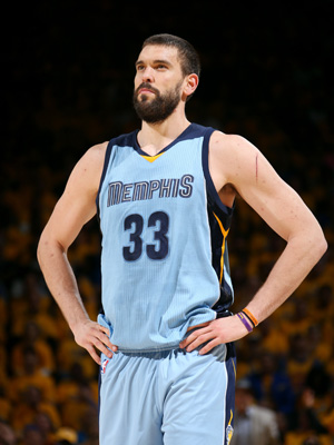 “这才是真正的足球”，特朗普提议给美式橄榄球改名（特朗普建议为美式橄榄球更名：这才是名副其实的足球）