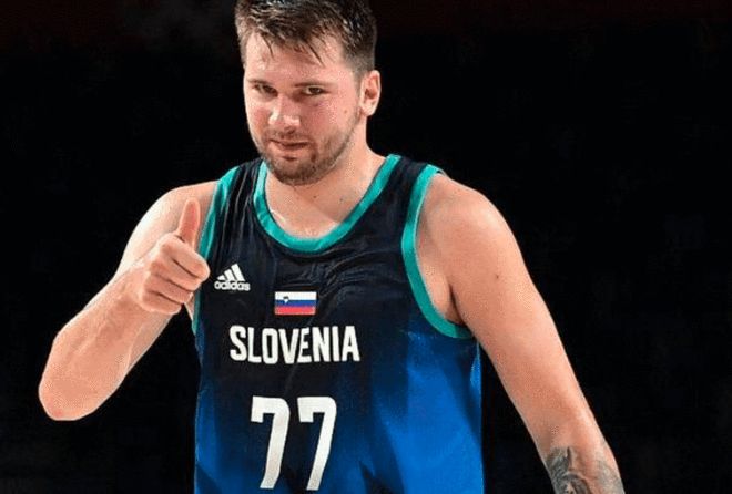 步行者球员清爽穿搭亮相：主场回归的时尚时刻（步行者球员清新造型现身：主场归来上演潮流高光）