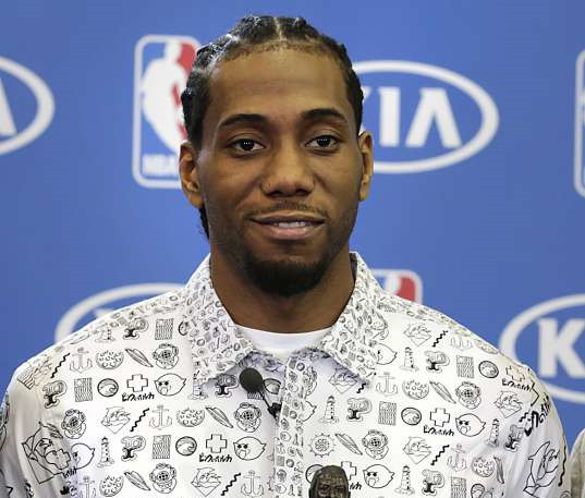 NBA官方新秀榜：弗拉格重回榜首，奎因升至第三（NBA官方新秀榜更新：弗拉格重返第一，奎因跃升第三）