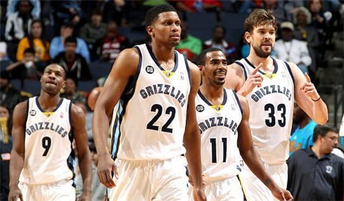 安迪·卡罗尔惊叹切赫神扑，创英格兰足球史经典瞬间（安迪·卡罗尔惊呼切赫神级扑救，一幕载入英格兰足坛史册）