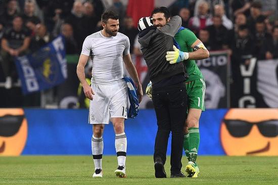 都灵2-2比萨，莫雷奥先拔头筹，切-亚当斯救主（都灵与比萨2-2握手言和：莫雷奥先开纪录，切-亚当斯读秒救主）