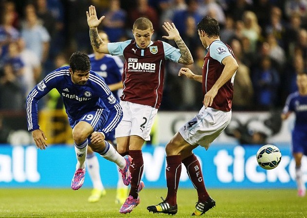 记者：申花今日奔赴天津，战津门虎应该会面临破密集防守难题（记者：申花今日启程赴津，迎战津门虎或将遭遇密集防守考验）