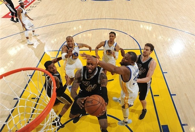 乌度卡：KD面对包夹只需把球传到位，我们就能打出好的进攻（乌度卡：KD遭夹击只要及时分球，我们就能打出高效进攻）