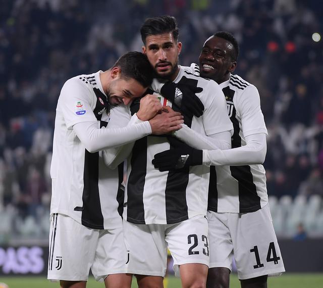 曼晚：多古和达洛特撑不起来曼联左路，俱乐部冬窗可能有动作（曼晚：多古与达洛特难担曼联左路重任，俱乐部冬窗或将出手）