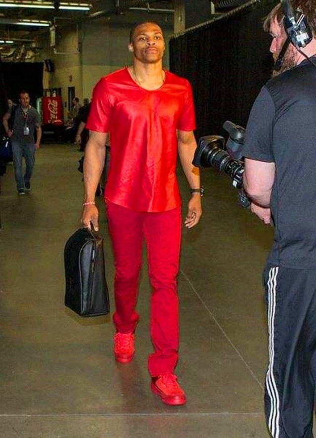 战海港两射一传，林加德加盟首尔65场比赛以来首次单场造3球（林加德对阵海港梅开二度并送助攻，加盟首尔后65战首度单场造三球）