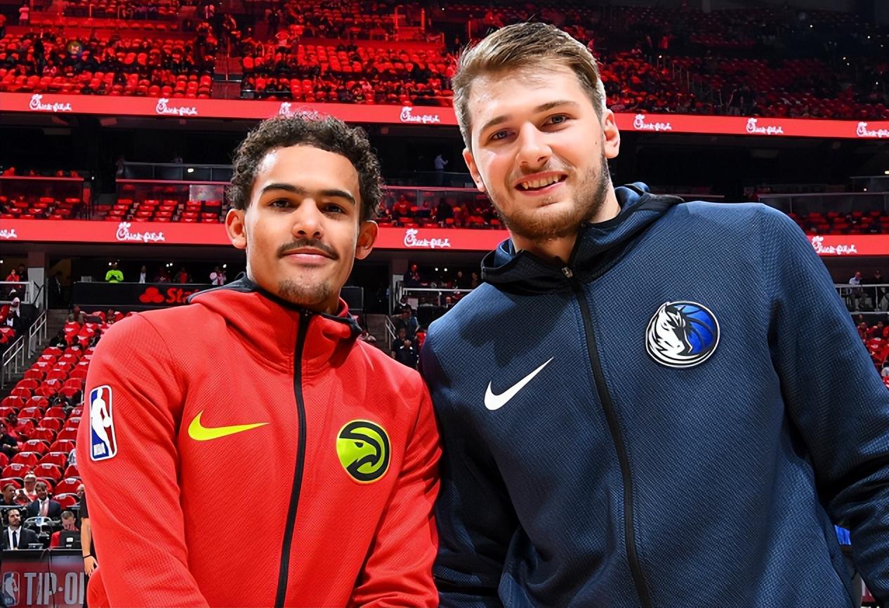 哈里斯半场高效表现，助力球队领先（哈里斯半场高效输出，助球队建立领先优势）