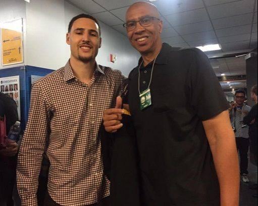 梅西职业生涯获得13座联赛冠军：西甲10冠、法甲2冠、美职联1冠（梅西生涯联赛13冠：西甲10冠、法甲2冠、美职联1冠）