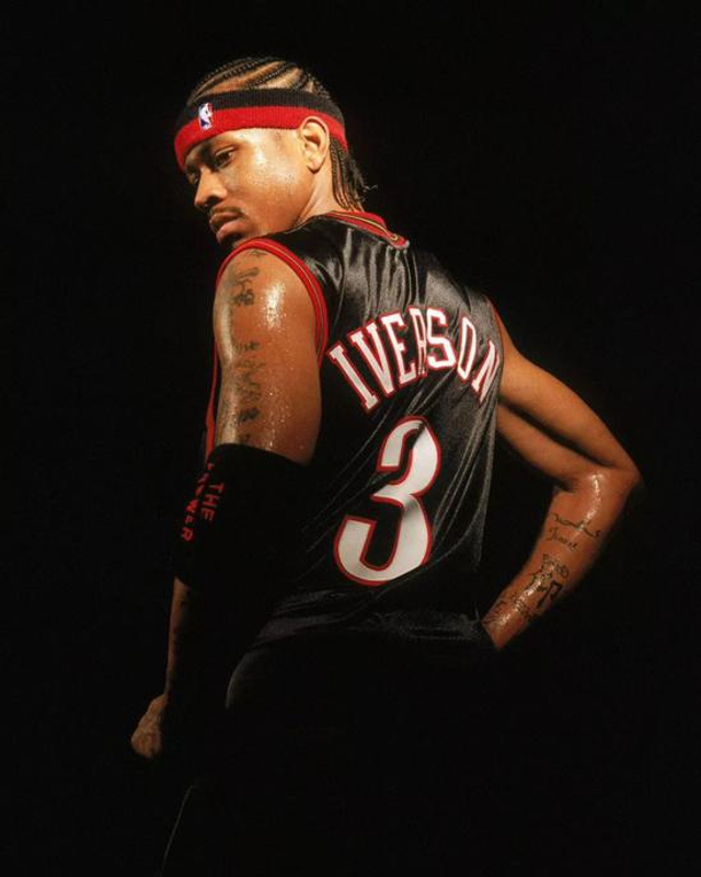 曼联计划在2026年以约7500万英镑签下巴莱巴，但需等待未来转会窗口，且交易需布莱顿同意。（曼联拟于2026年以约7500万英镑引进巴莱巴，须等待后续转会窗且取决于布莱顿放行。）