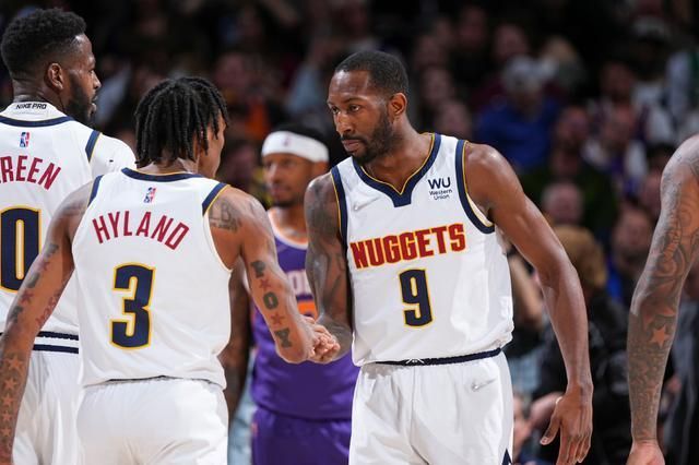 湖人更新战马刺伤病报告：斯玛特伤愈复出，克勒贝尔出战成疑（湖人公布对阵马刺伤情：斯玛特复出，克勒贝尔出战存疑）