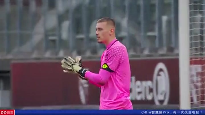 NBA杯半场：东契奇&里夫斯合砍37分，詹姆斯2分，独行侠62-60领先湖人（NBA杯半场战报：东契奇与里夫斯合得37分，詹姆斯仅2分，独行侠62-60暂领先湖人）