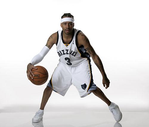 篮球篮网球员连续三场命中关键投篮（篮网球员连续三战投中关键球）